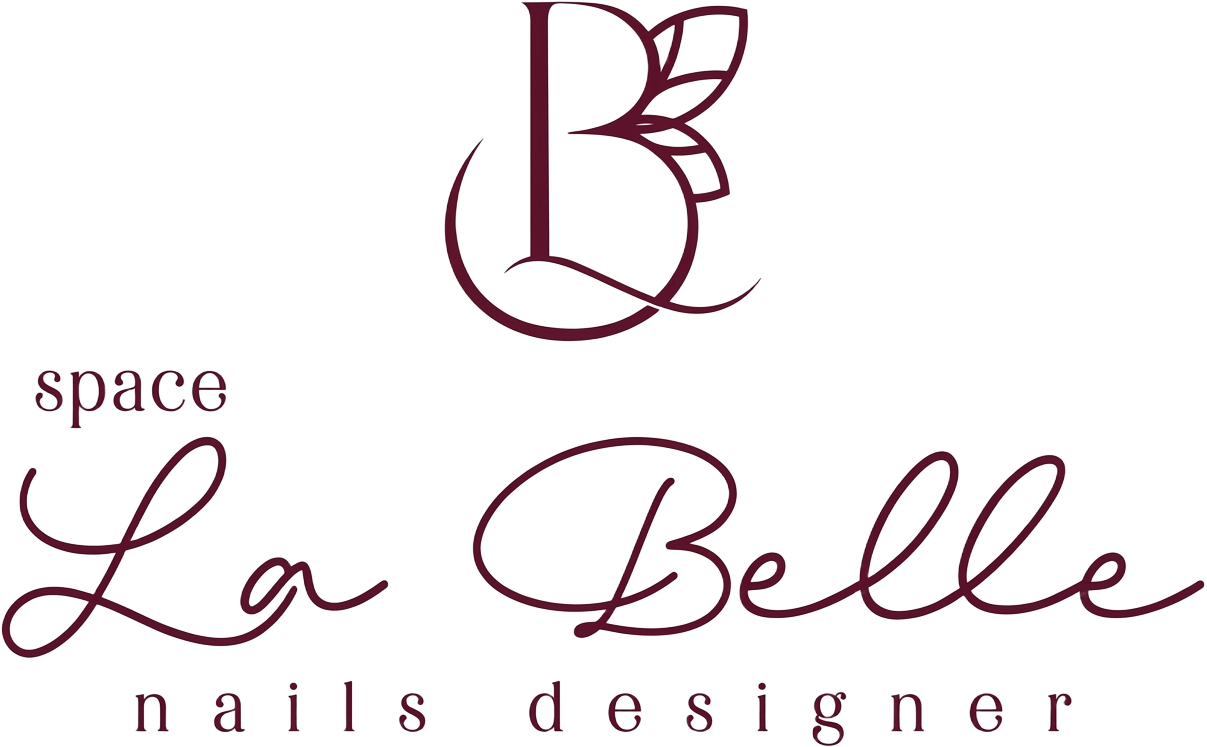 Space La Belle nails designer